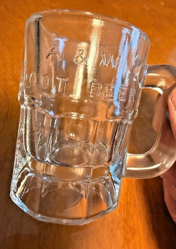 Vintage 1940s root - a&w,